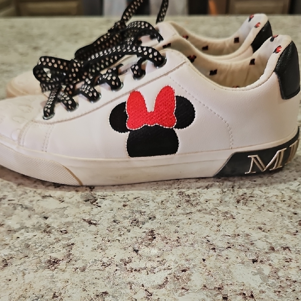 Disney Minnie Mouse White and Black Sneakers